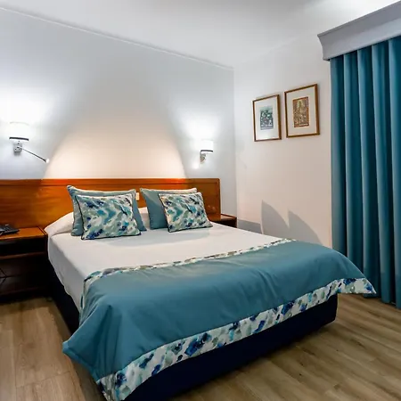 Отель Arangues Сетубал