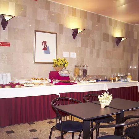 Arangues Отель 3*