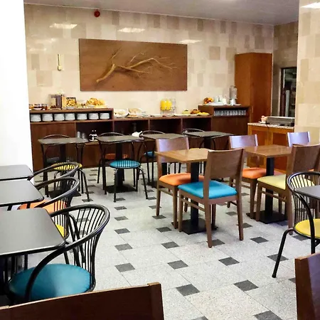 Hotel Arangues 3*