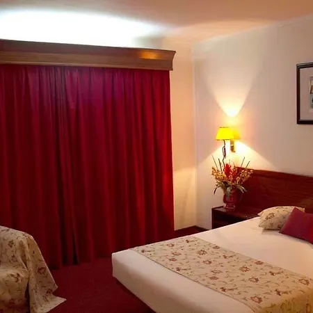 Szálloda Arangues Setúbal